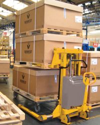 Renault_Wagon yellow